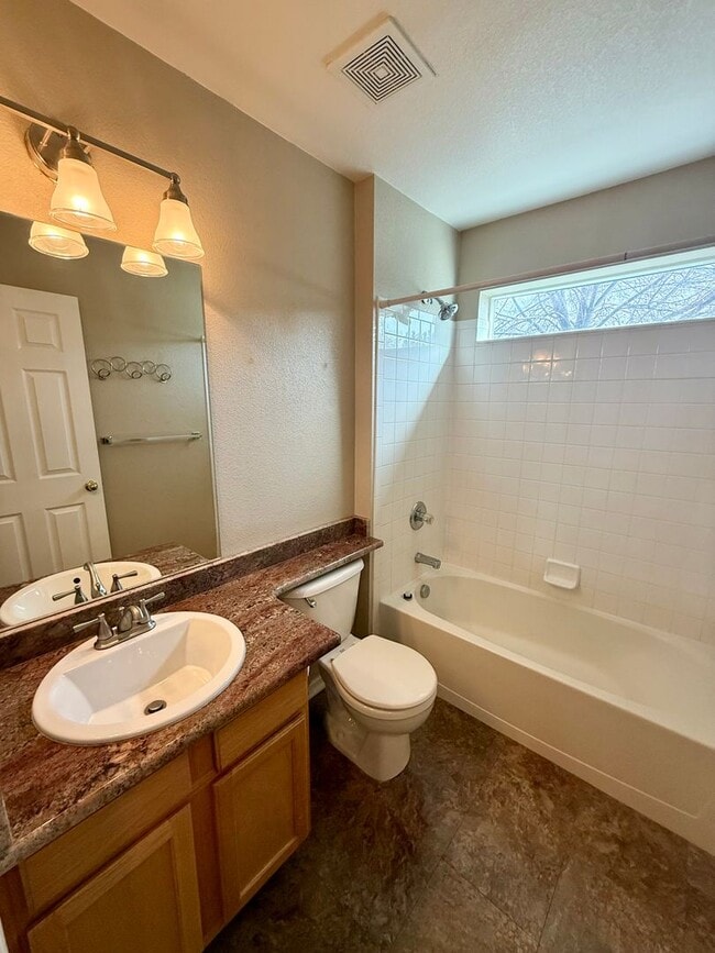 Building Photo - 3 bedroom, 2 Bath Ranch Home with 2 Car Attached Garage (WEEKLY MOWING INCLUDED) in South Fort Co...