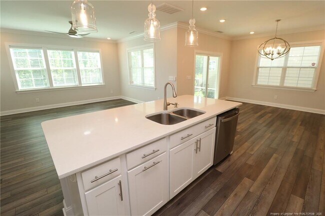 Building Photo - 2936 Baronial St