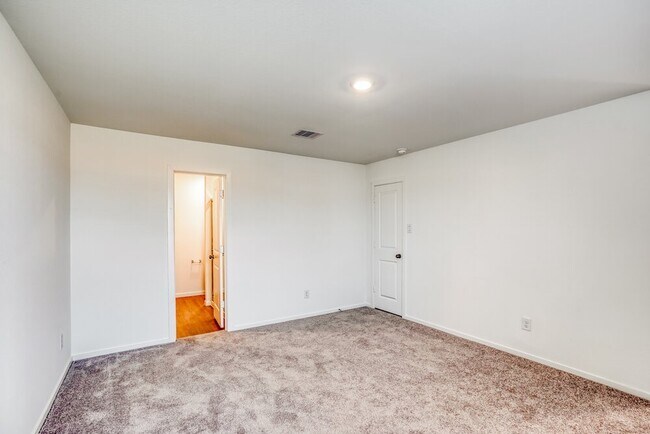Building Photo - 488 Beechwood Hacienda Dr