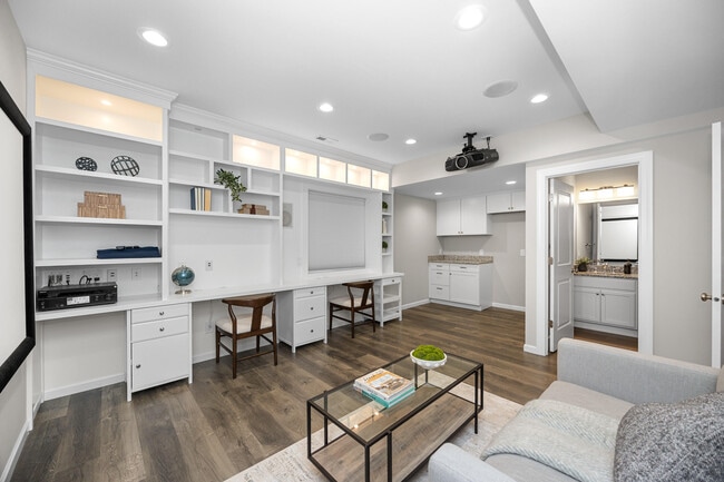 Building Photo - 2794 Ashcombe Dr.