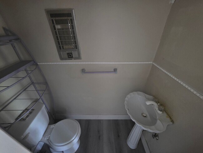 Building Photo - 1769 Tall Pines Cir