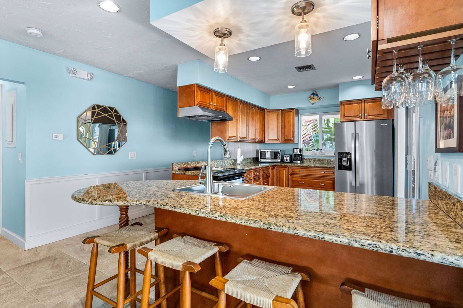 Building Photo - 260 1st St