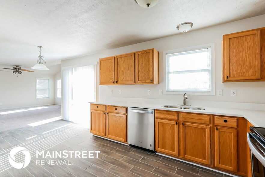 Building Photo - 10201 Red Clover Ct