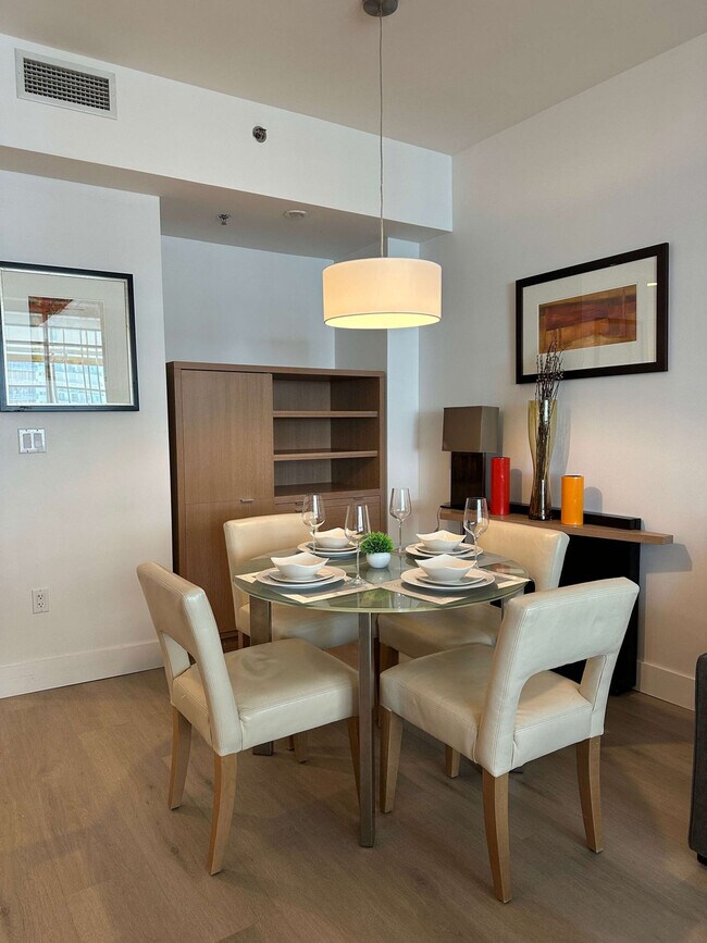 Building Photo - 1395 Brickell Bay Dr