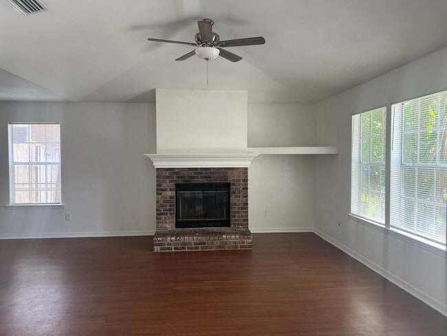 Building Photo - 2954 SW 40th Ave