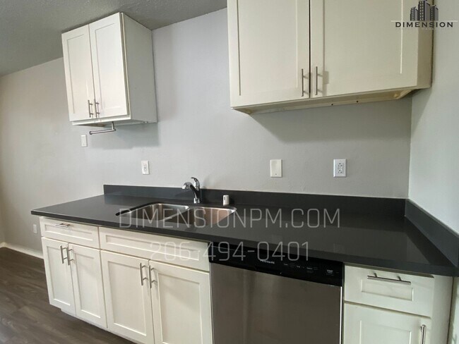 Interior Photo - 5403 Pacific Apartments