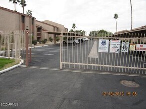 Building Photo - 7550 N 12th St