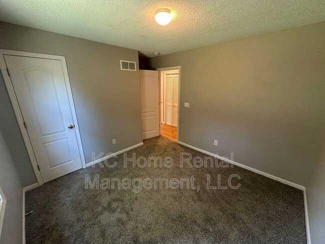 Building Photo - 15137 W 132nd St