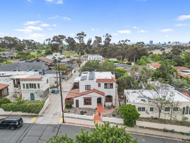 Building Photo - Historic Charm Meets Modern Living – Stunning 5 Bedroom Home on Iconic Myrtle Avenue