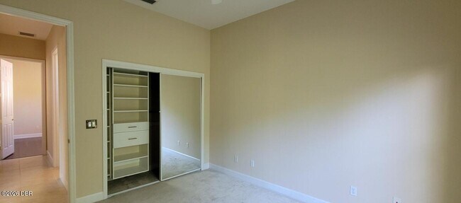 Building Photo - 802 Westwood Dr