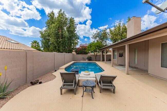 Building Photo - 9003 E Aster Dr