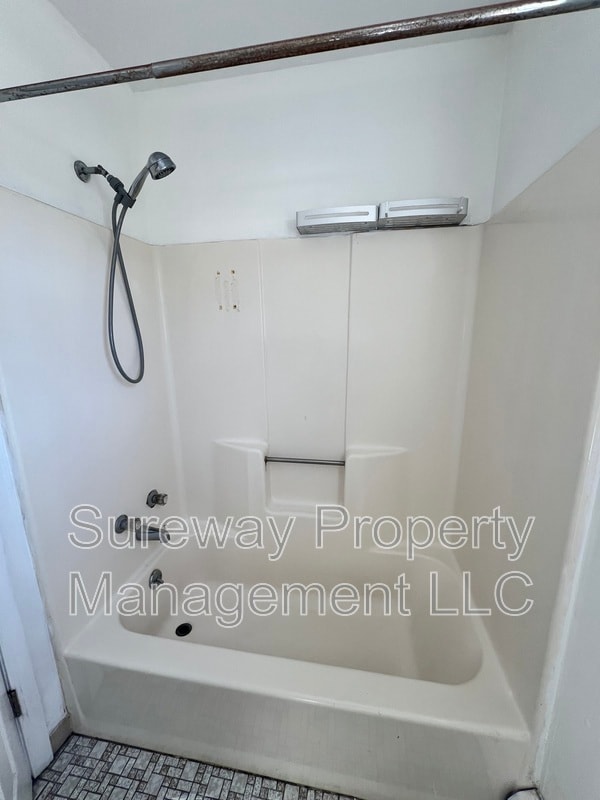 Building Photo - 848 8th Ave