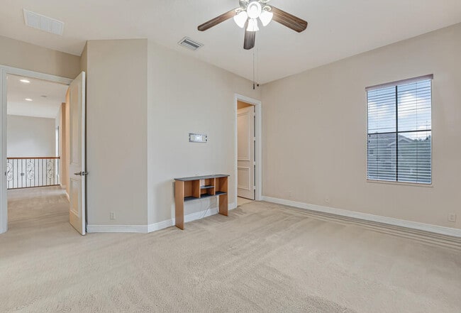 Building Photo - 10513 Versailles Blvd