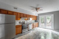 Building Photo - 510 Ely Rd