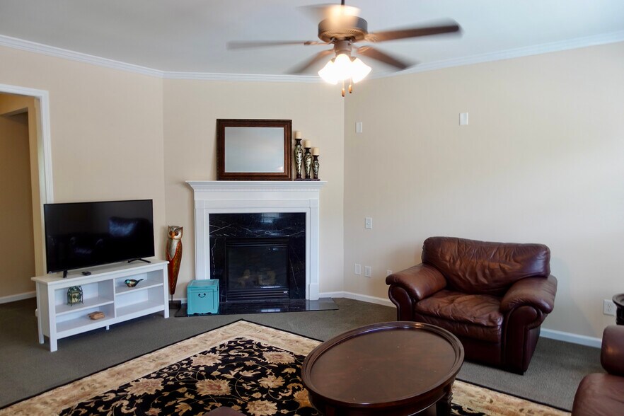 Building Photo - 3304 Chastain Gardens Dr NW