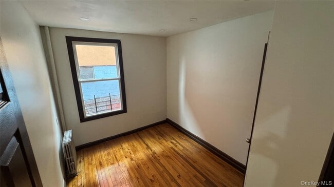Building Photo - 686 E 98th St