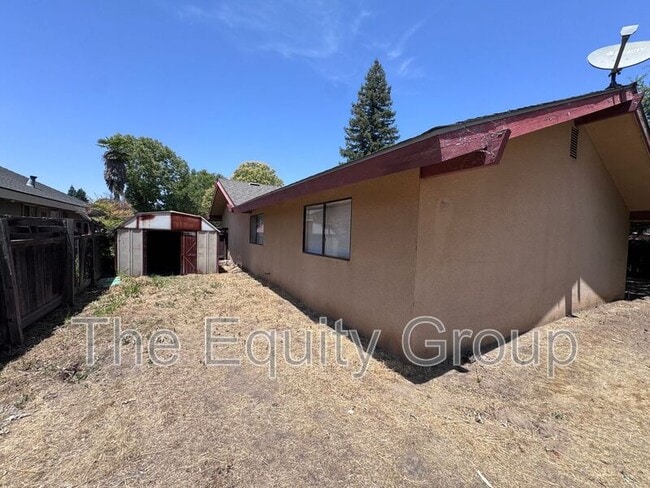 Building Photo - 1782 N Klein Ave