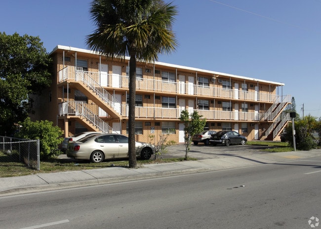 Building Photo - Sun King