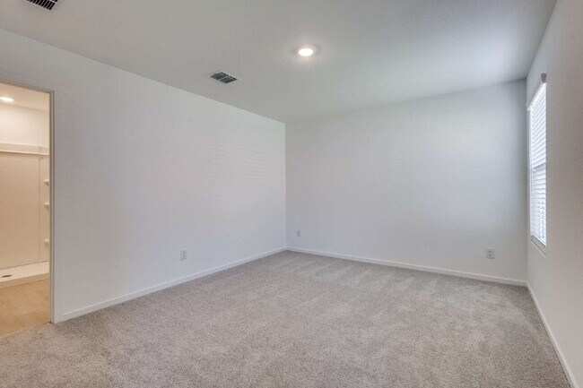 Building Photo - Be the First to Live Here $1,950 – Spaciou...