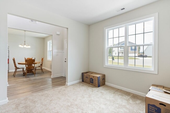 Building Photo - READY NOW! Spacious 5 bedroom w Bonus & 3.5 Bath Two Story Home on Cul-de-sac