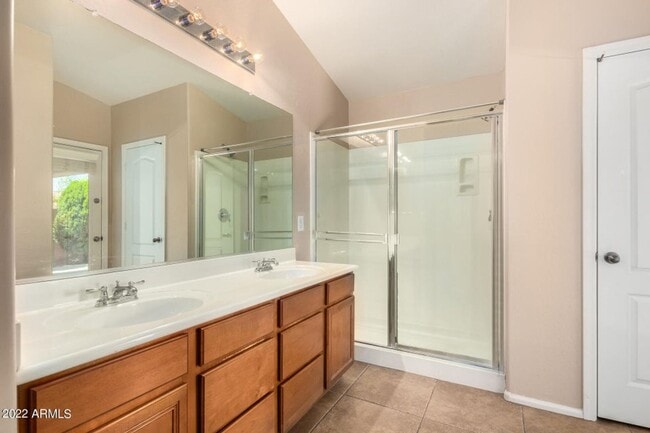 Building Photo - Gorgeous 4 Bedroom Home w/Energy Saving Solar