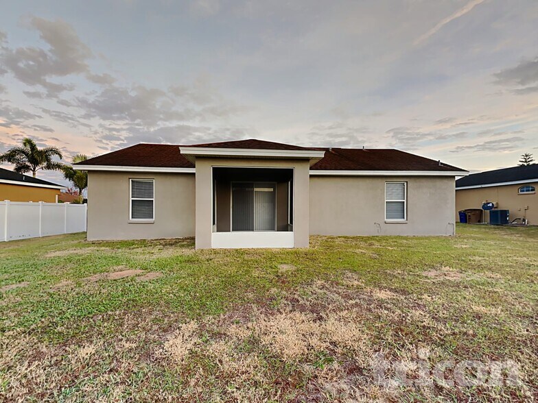 Building Photo - 2075 Sunflower St
