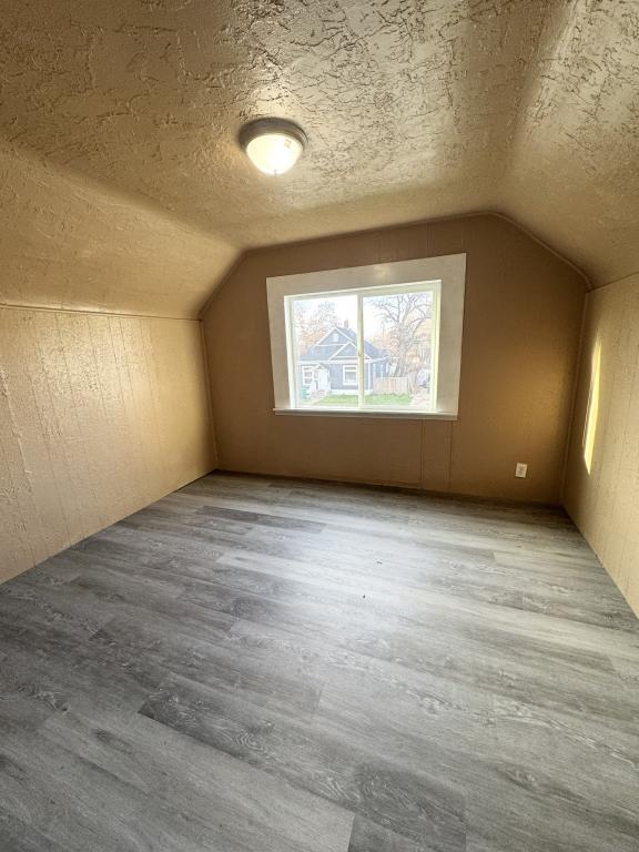 Building Photo - 302 Parry St