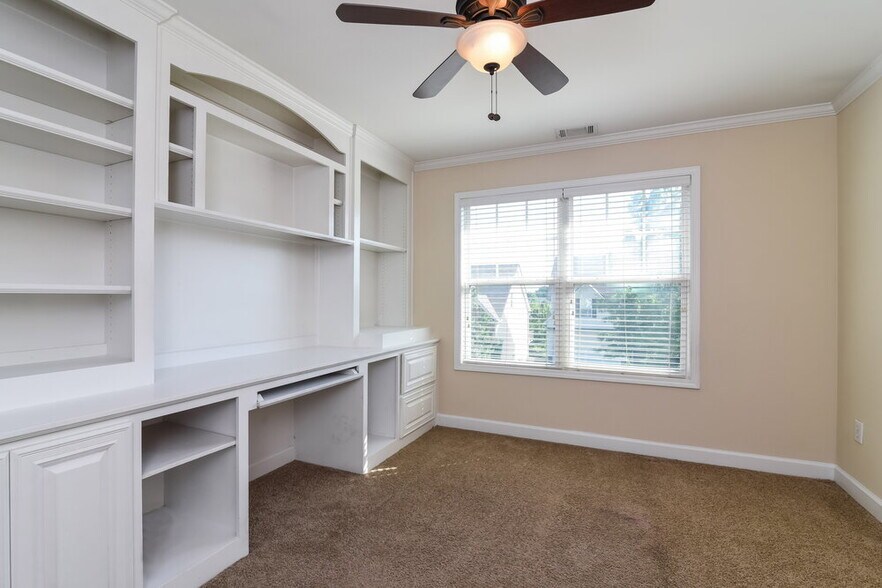 Building Photo - 738 Austin Creek Dr