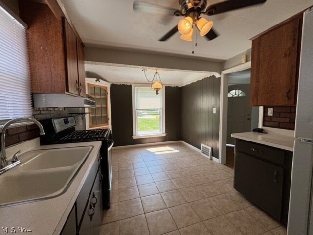 Building Photo - 847 Lloyd Rd