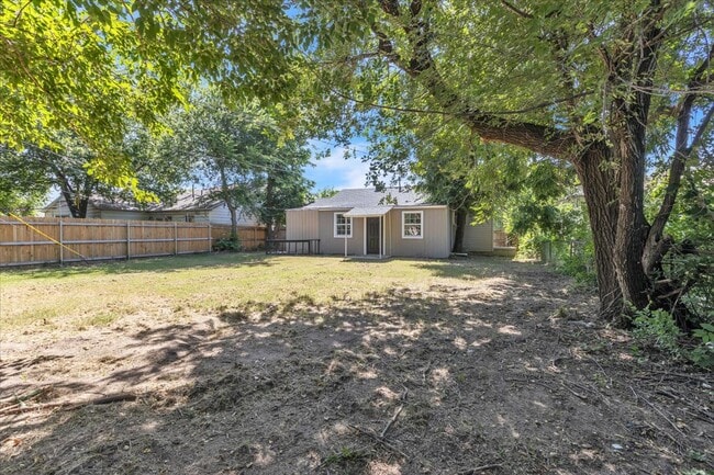 Building Photo - 4604 N Rockwell Ave