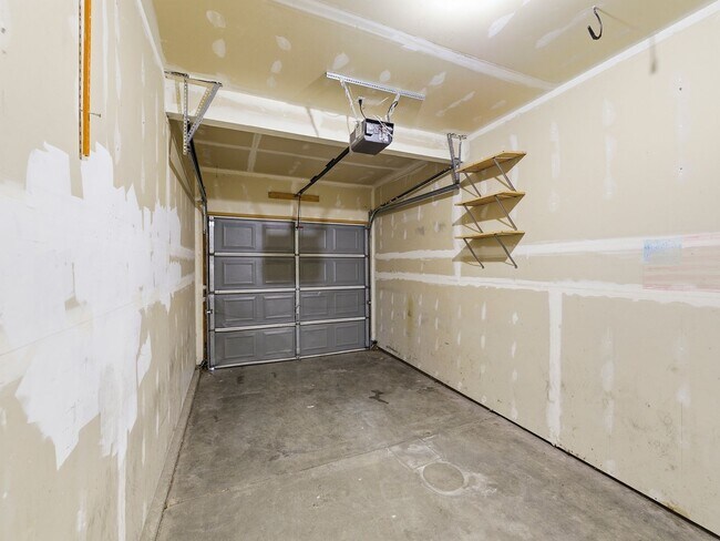 Building Photo - Excellent 4-Bedroom Condo in West Fort Collins!