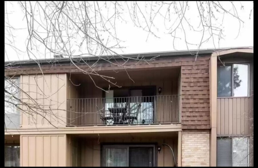 Building Photo - 130 Groton Dr