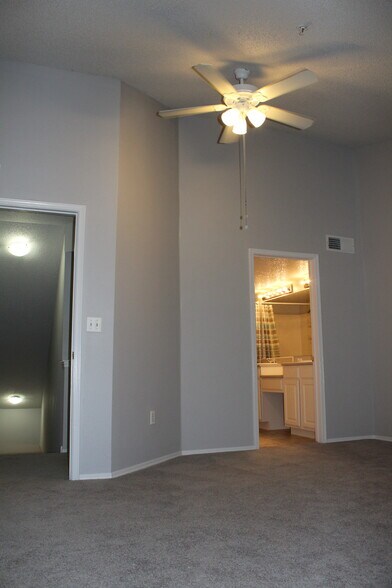 Building Photo - 2085 Eagle Ave