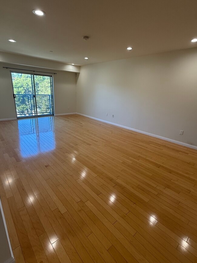 Living room - 159 W Green St