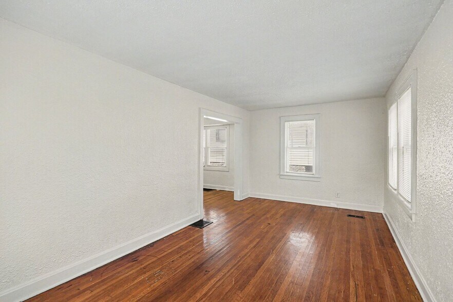 Building Photo - 3315 E 52nd St