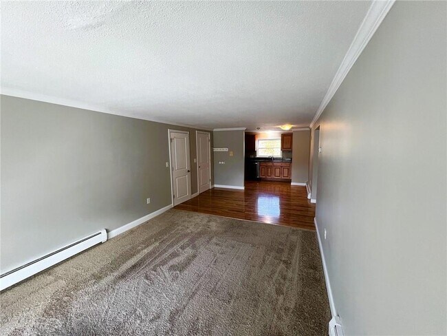 Building Photo - 354 S Pier Rd