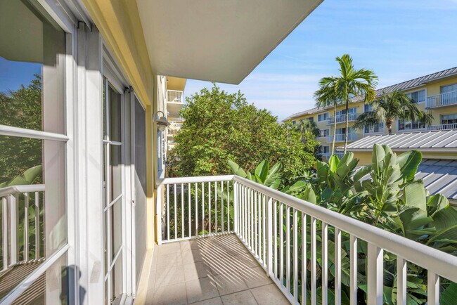 Building Photo - 1515 E Broward Blvd