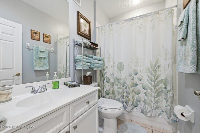 Building Photo - 135 Calle el Jardin