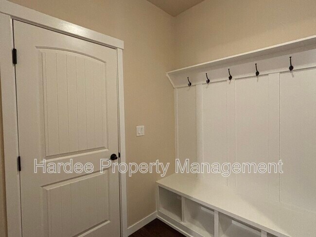Building Photo - 9070 W Songwood Dr