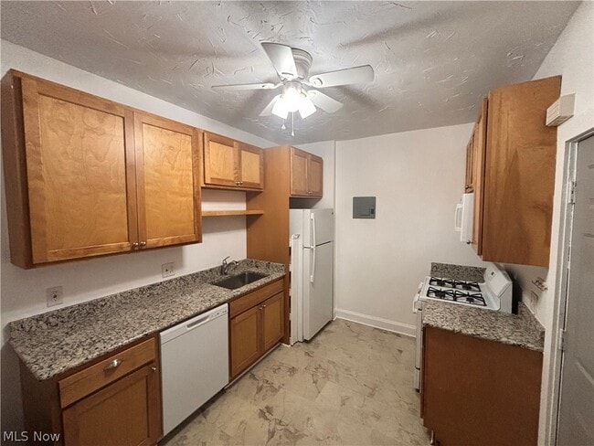 Building Photo - 1340 W 65th St