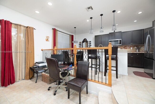 Building Photo - 4832 SW 159th Ave