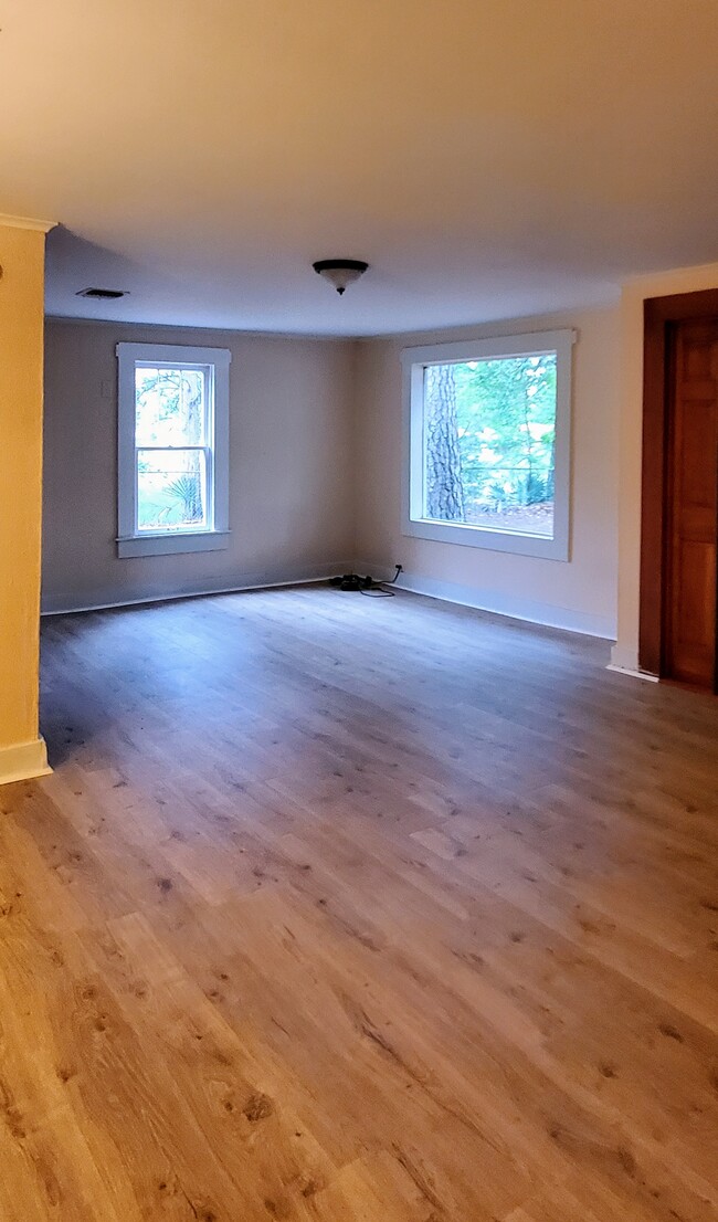 Building Photo - 112 Wall St