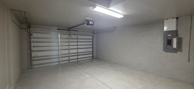 Building Photo - Duplex for rent