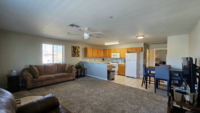 Building Photo - 4750 London Bridge Rd