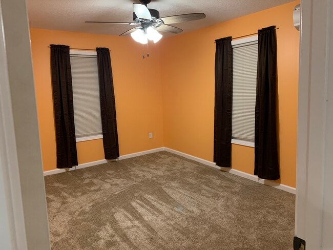 Building Photo - 218 Fowler St