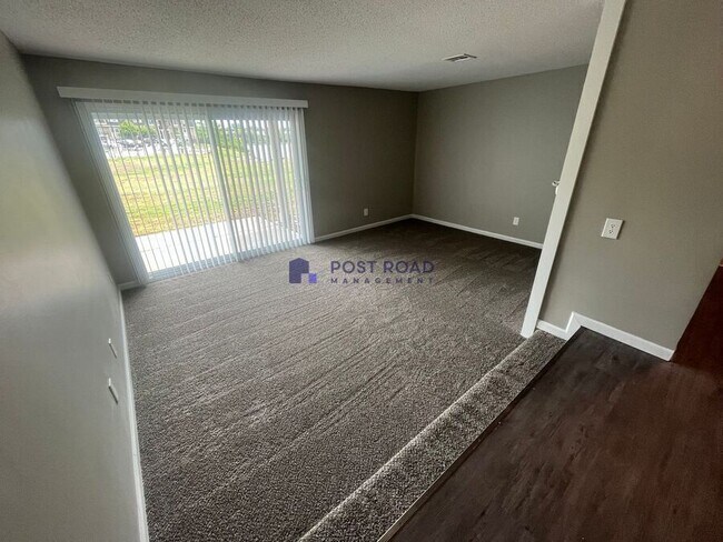 Building Photo - 545 W 27th St S