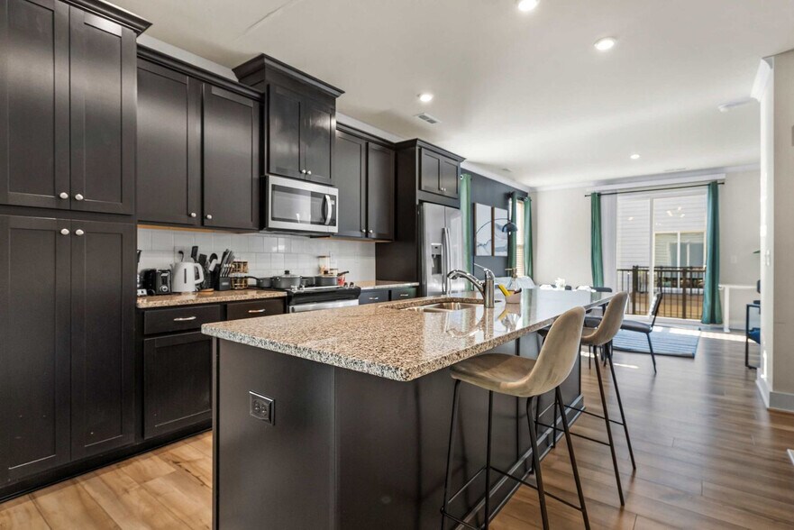 Building Photo - 3023 Jolene Ct