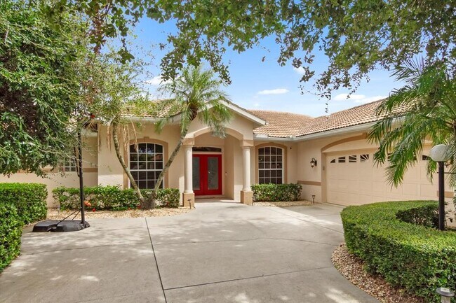 Building Photo - 4913 Three Oaks Blvd