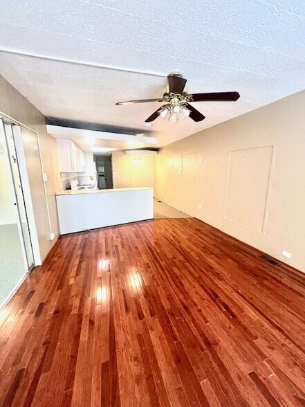 Building Photo - 137 Lantern Pl