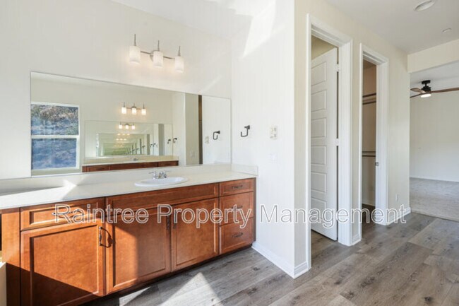 Building Photo - 1735 Avenida Regina